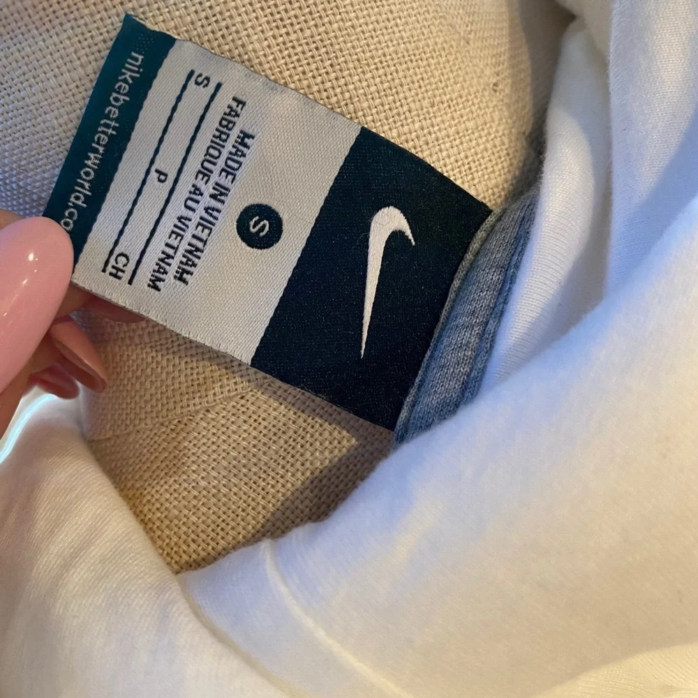 Nike hoodie NWOT crop